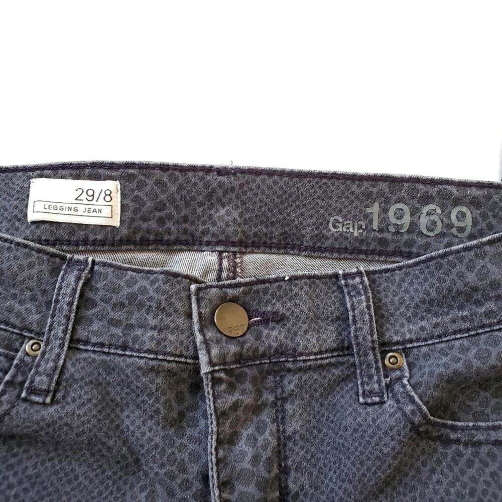 Gap | Gray Reptile Snake Pattern Legging Jean - image 4